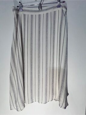 Loft striped A line  featuring a midi length and a white and grey sz10
A0043